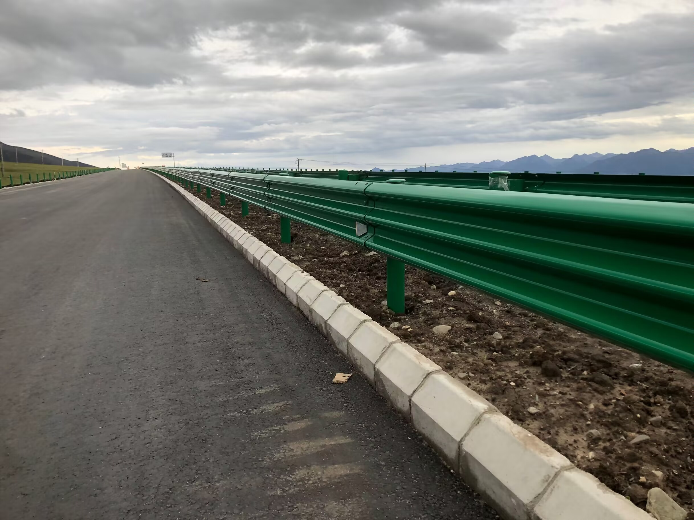 荣县乡村公路波形护栏三波波形护栏 - 推荐